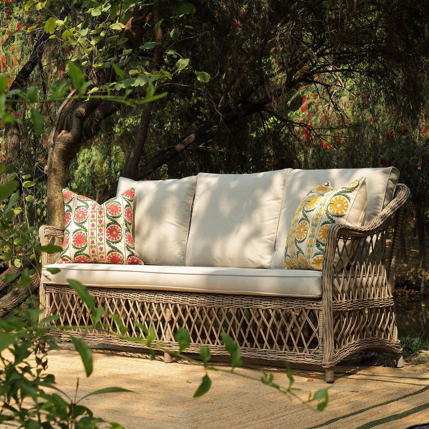 Willowbrook Lattice Weave Rattan 5-Seater Outdoor Sofa Set with Rising Table, Natural
