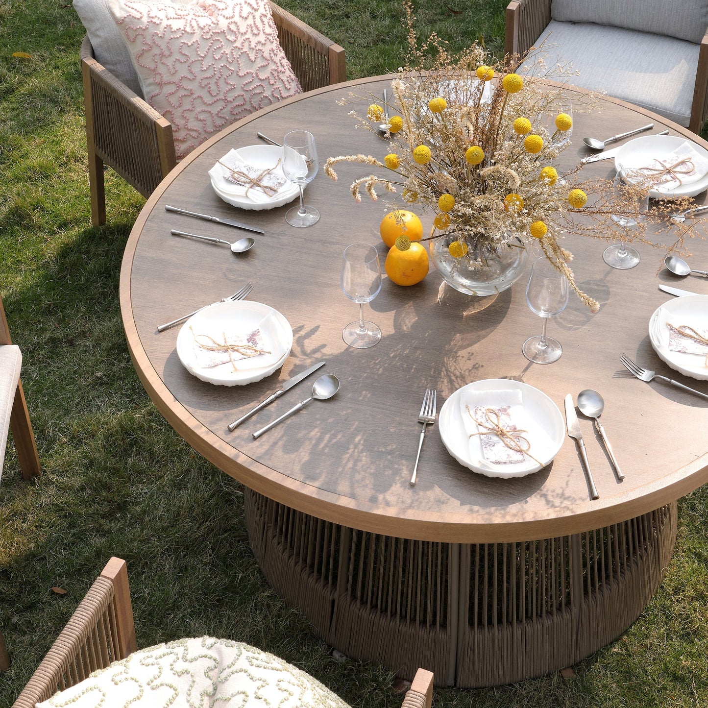 Pedra Rope and Aluminium Outdoor 6-Seater Round Dining Set, Natural