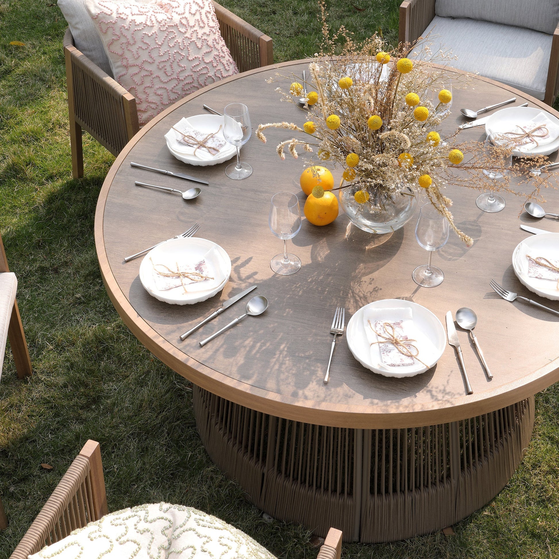 Pedra Rope and Aluminium Outdoor 6-Seater Round Dining Set, Natural