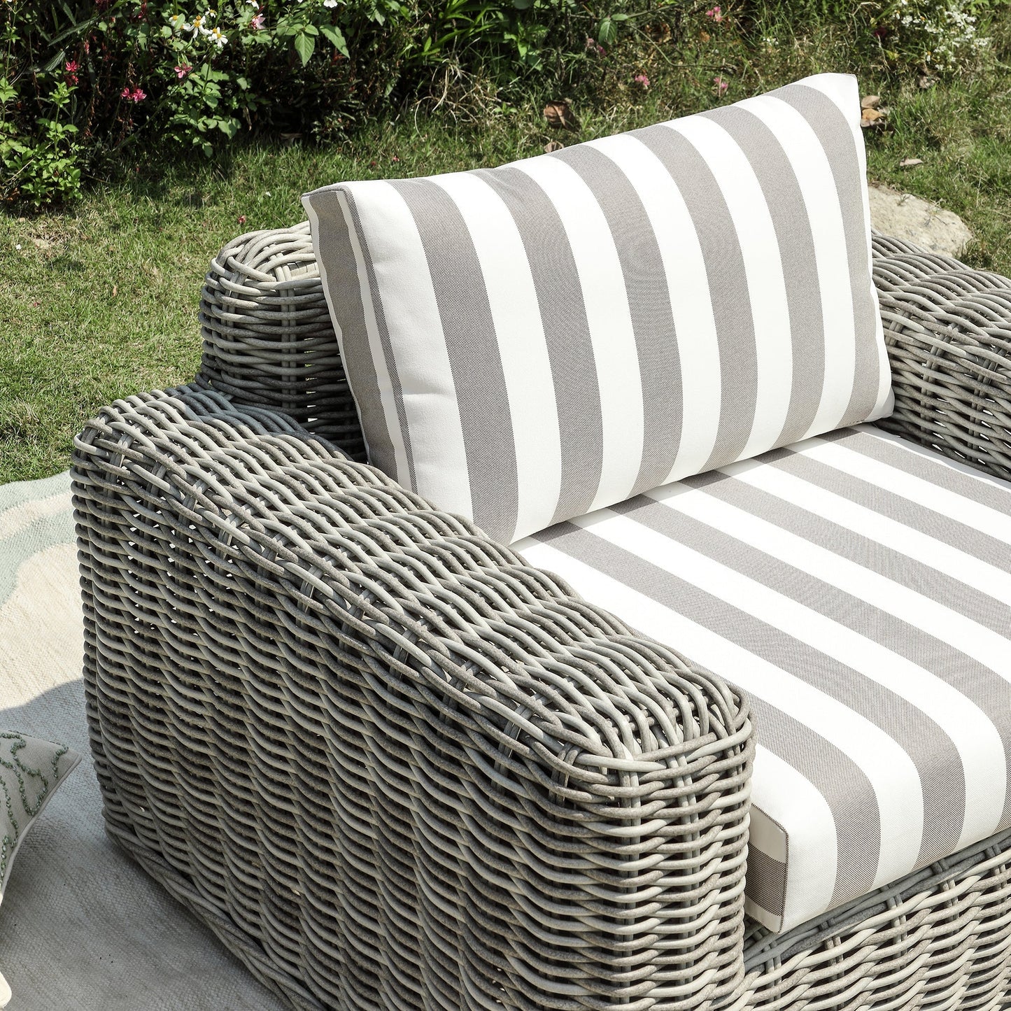 Bellagio Round Wicker Outdoor 1-Seater Sofa, Light Grey with Taupe Stripes