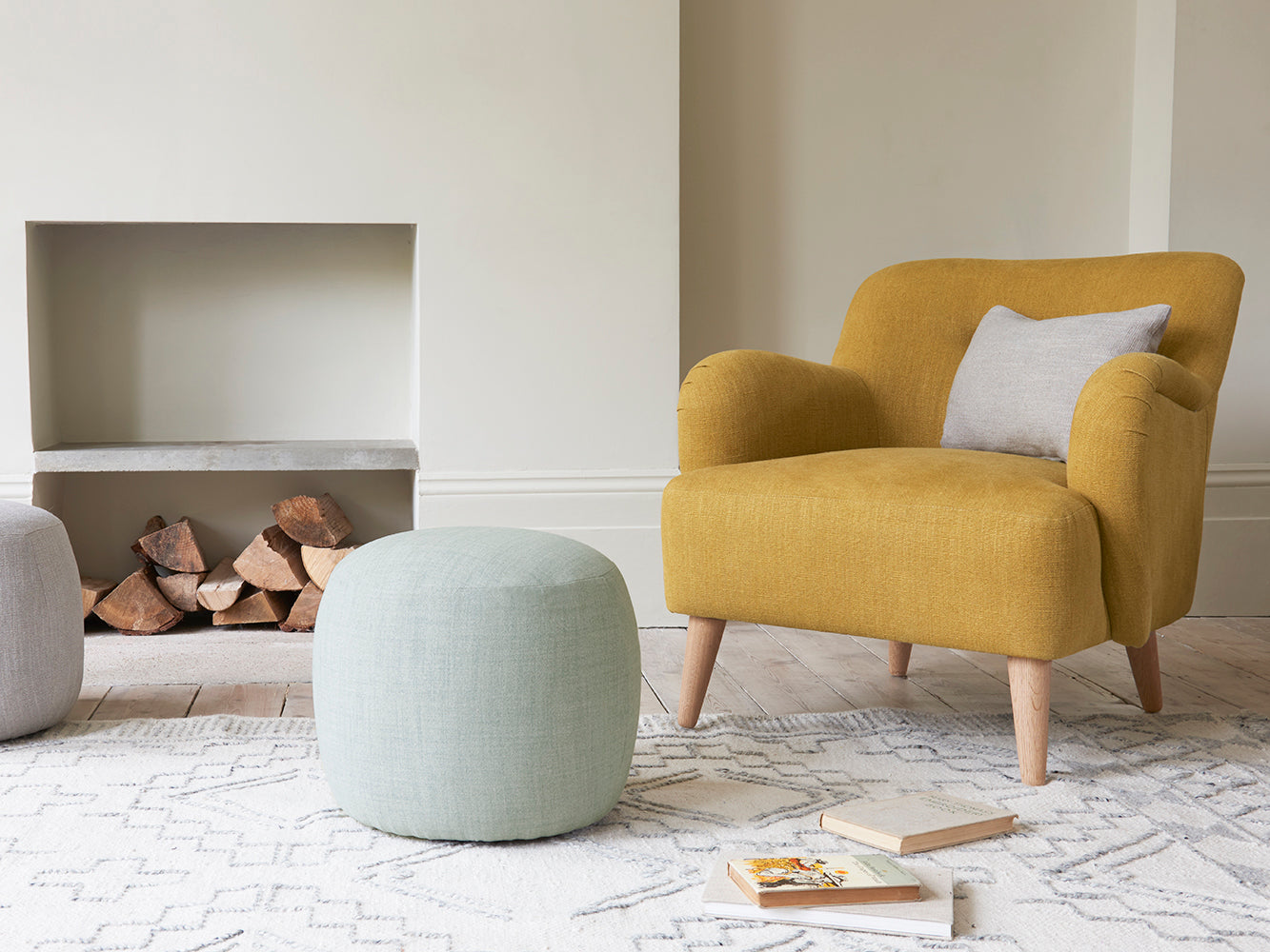 Little Cheese Footstool Round 20inch (50.8CM) Hight 19 inches (48.26CM)
