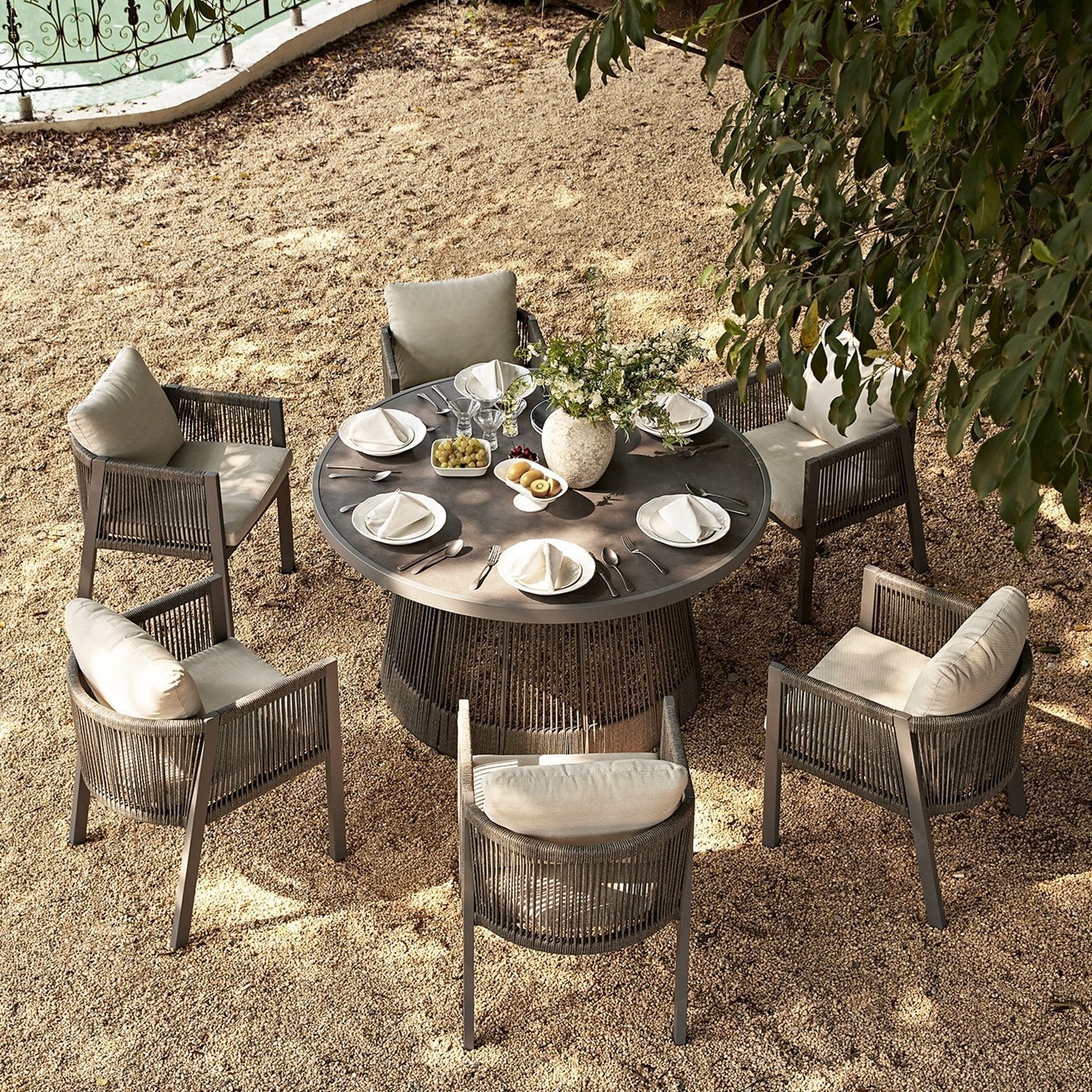 Pedra Rope and Aluminium Outdoor 6-Seater Round Dining Set, Grey