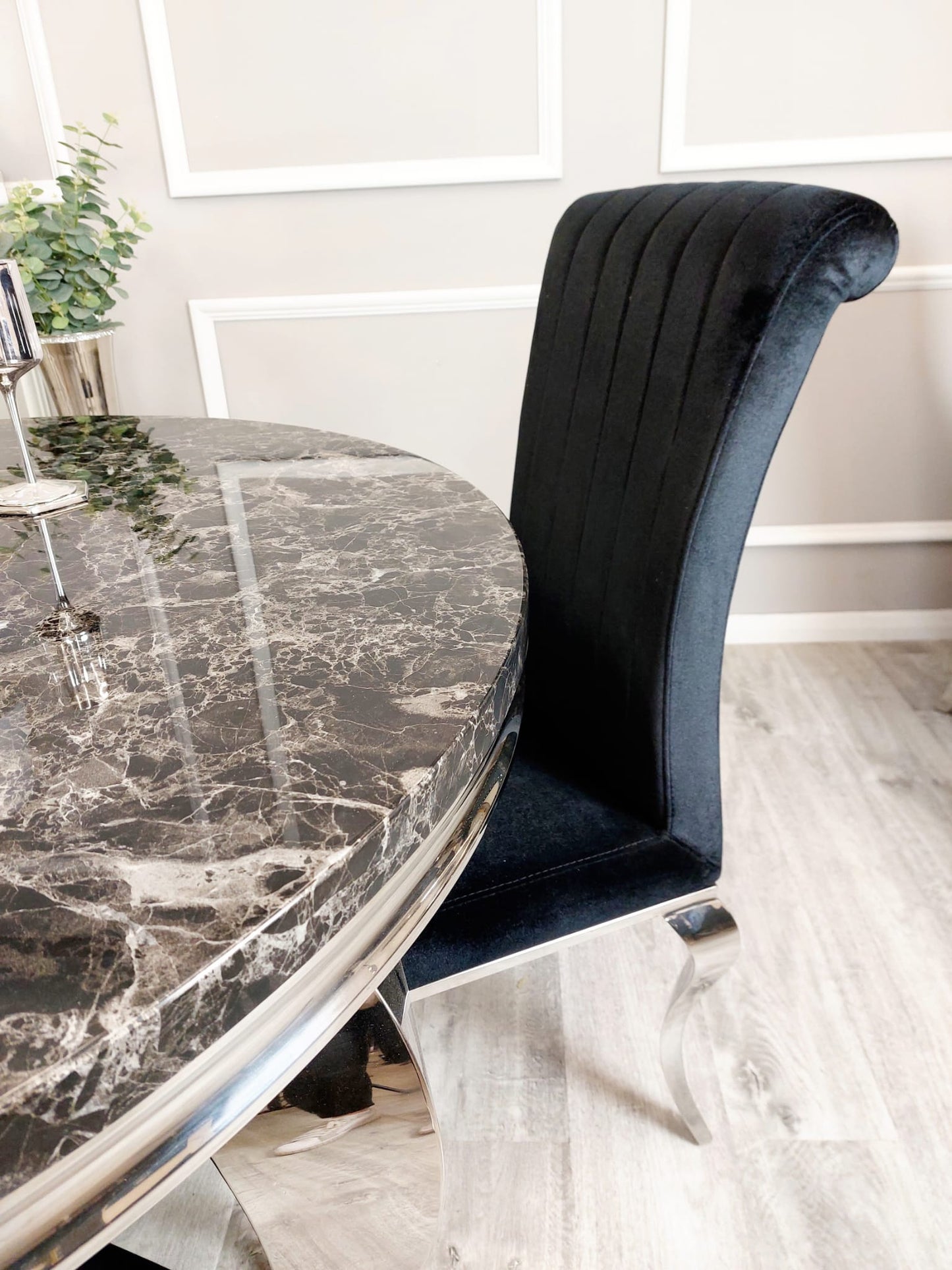 Black 1.3R Athena & Louis – view 2