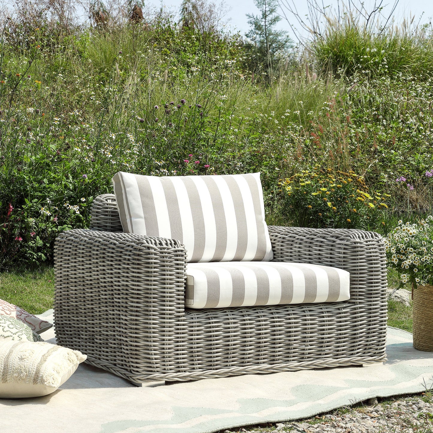 Bellagio Round Wicker Outdoor 1-Seater Sofa, Light Grey with Taupe Stripes