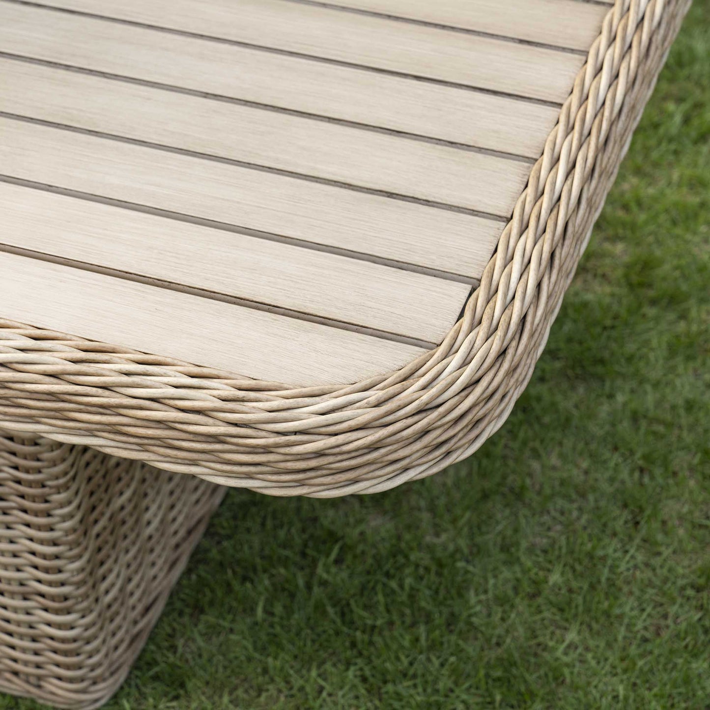 Hampshire 7-Seater Round Wicker Rattan Outdoor Sofa Set with Rising Table, Natural