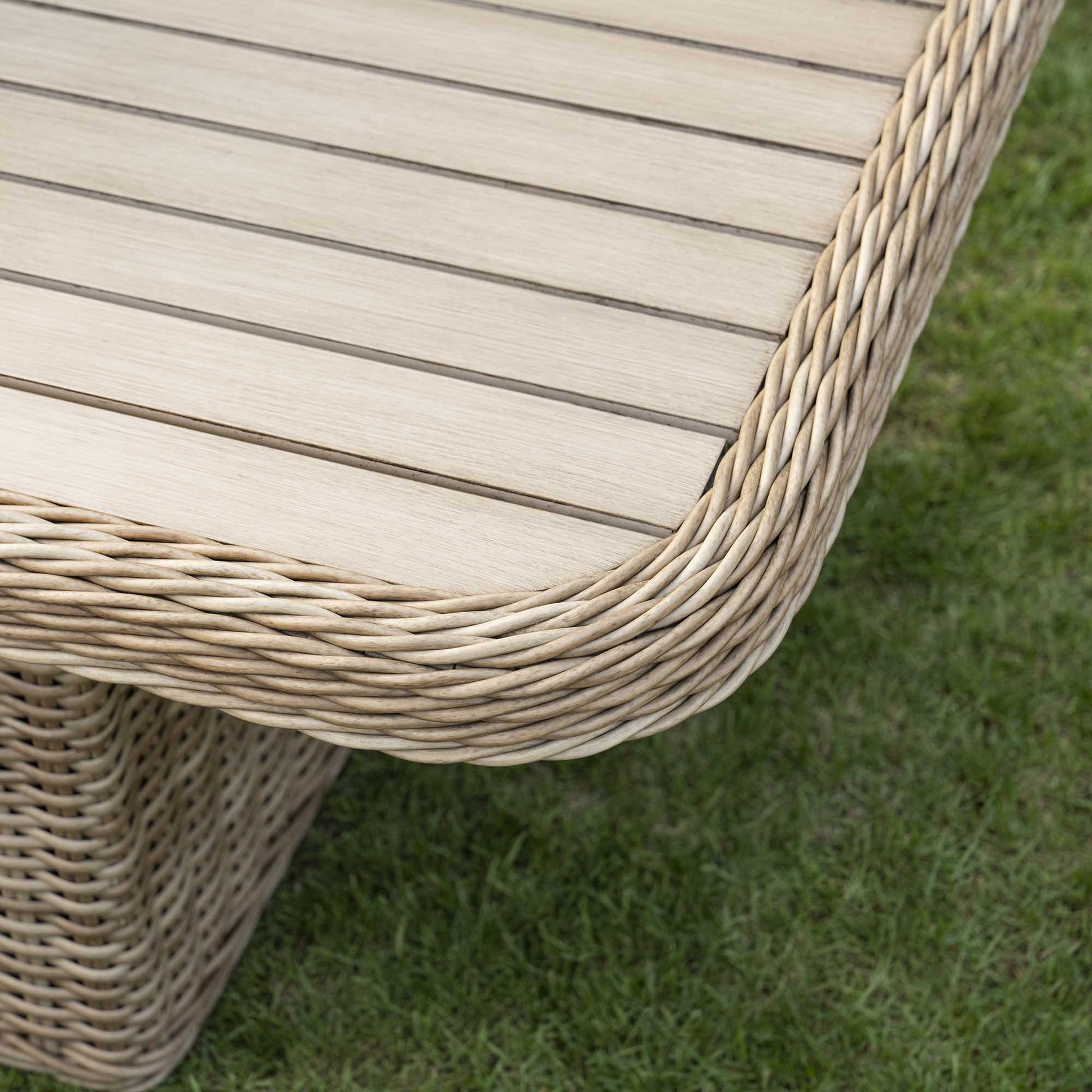 Hampshire 7-Seater Round Wicker Rattan Outdoor Sofa Set with Rising Table, Natural