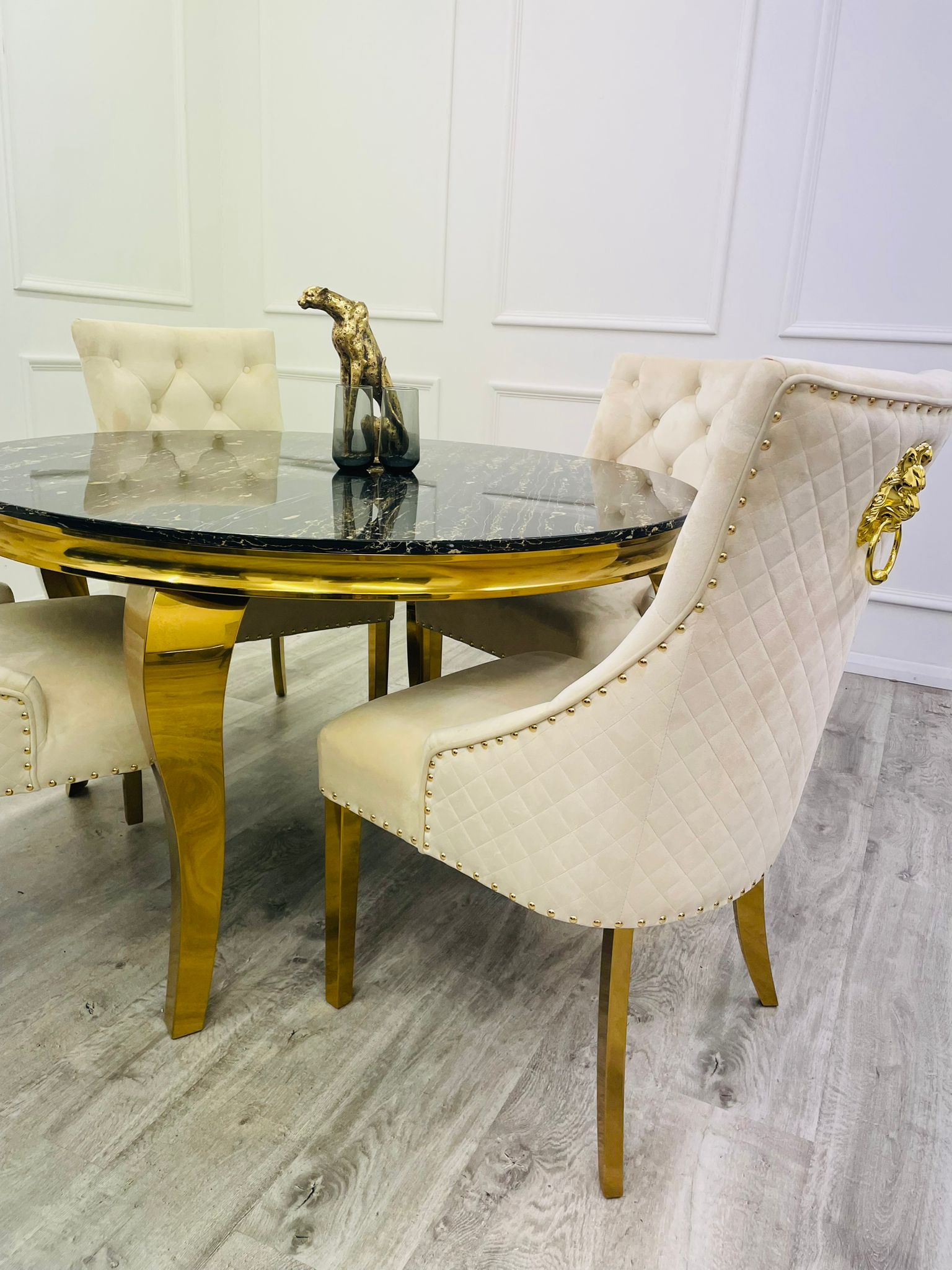 Lucien 1.2 Round Dinning Table