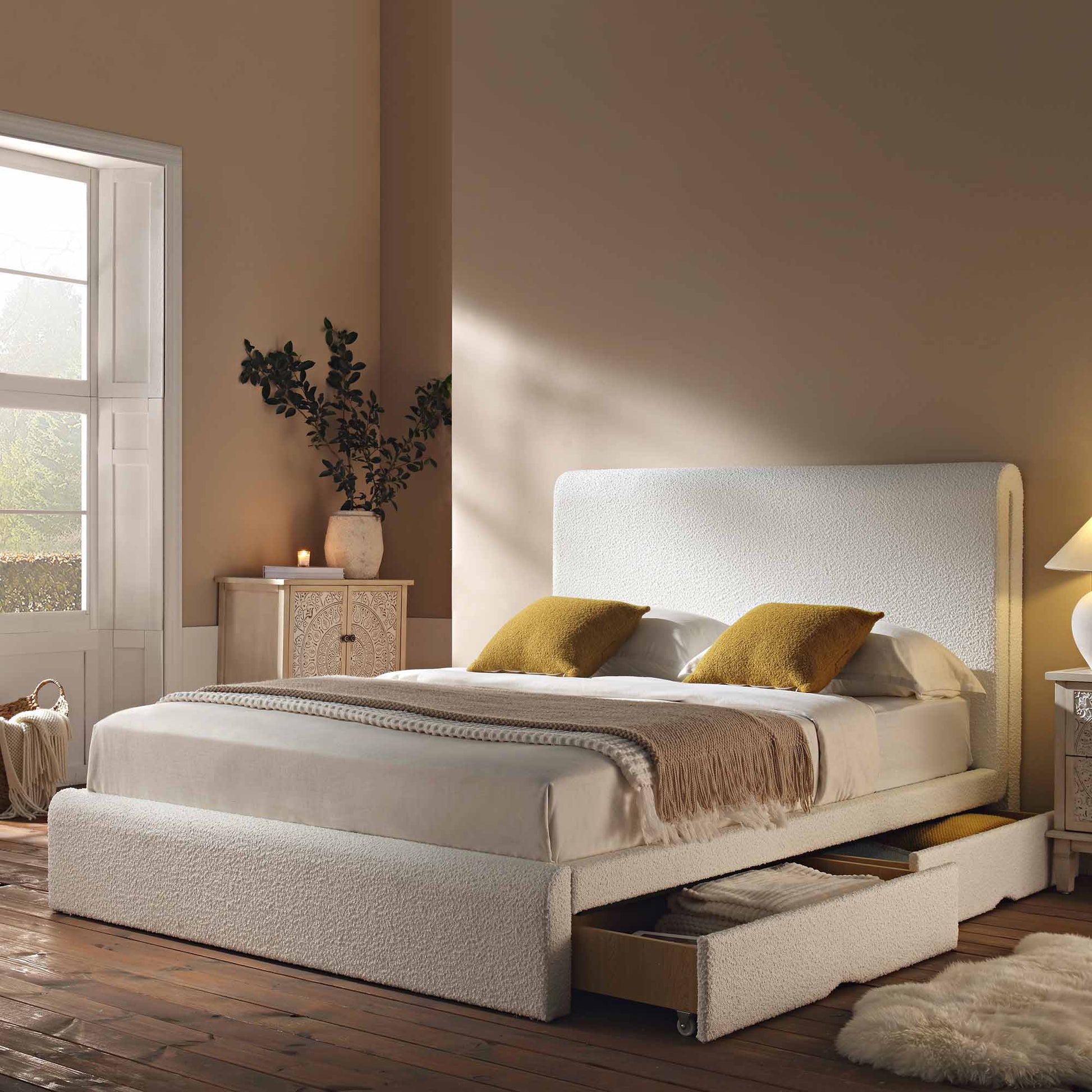 Hampstead Ecru Boucle Curved Bed with 4-Drawer Storage