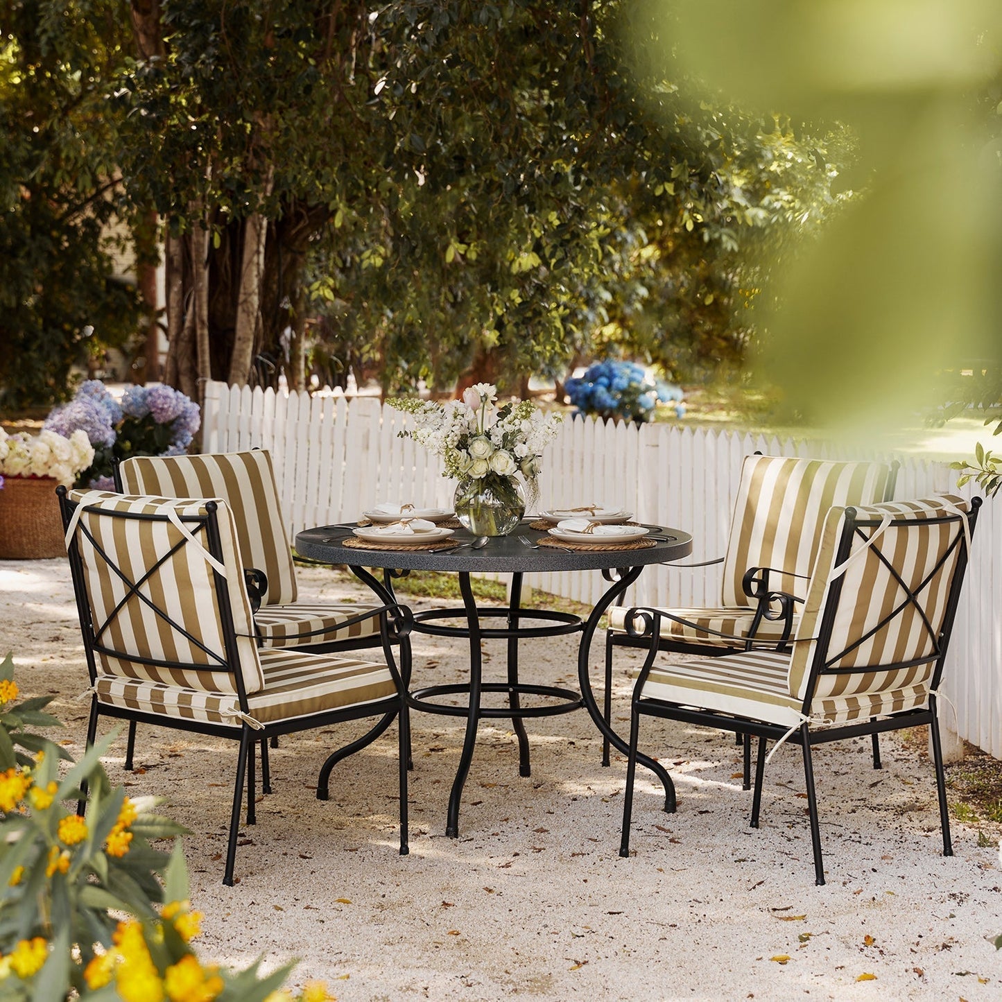 Haymes Indoor and Outdoor Metal 4-Seater Round Dining Set, Khaki Stripe