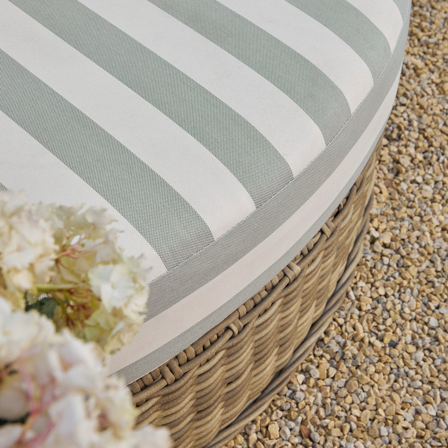Bellagio Round Wicker Swivel Daybed, Natural with Sage Stripes