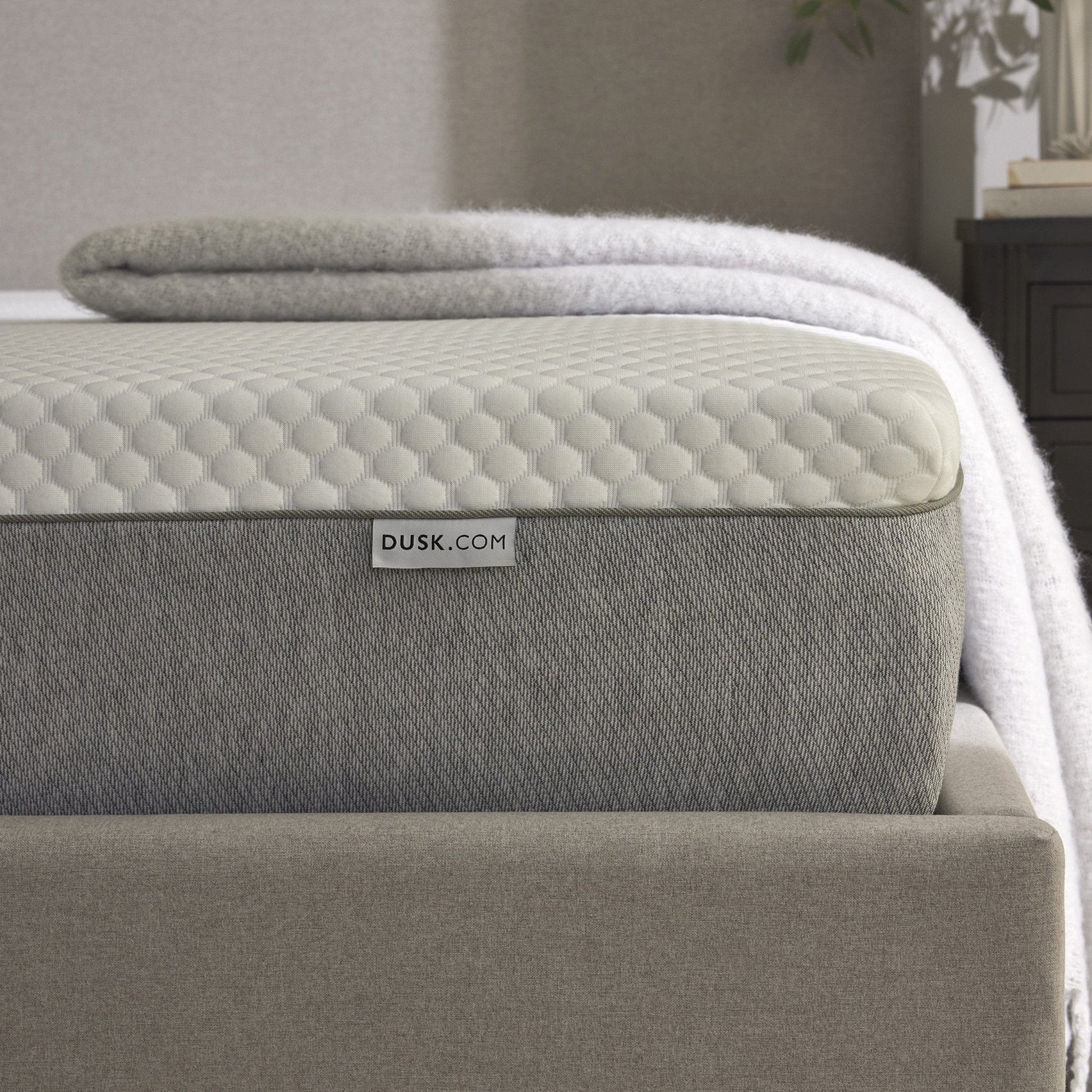 Memory Foam 2,000 Pocket Sprung Hybrid Mattress - Medium/Firm