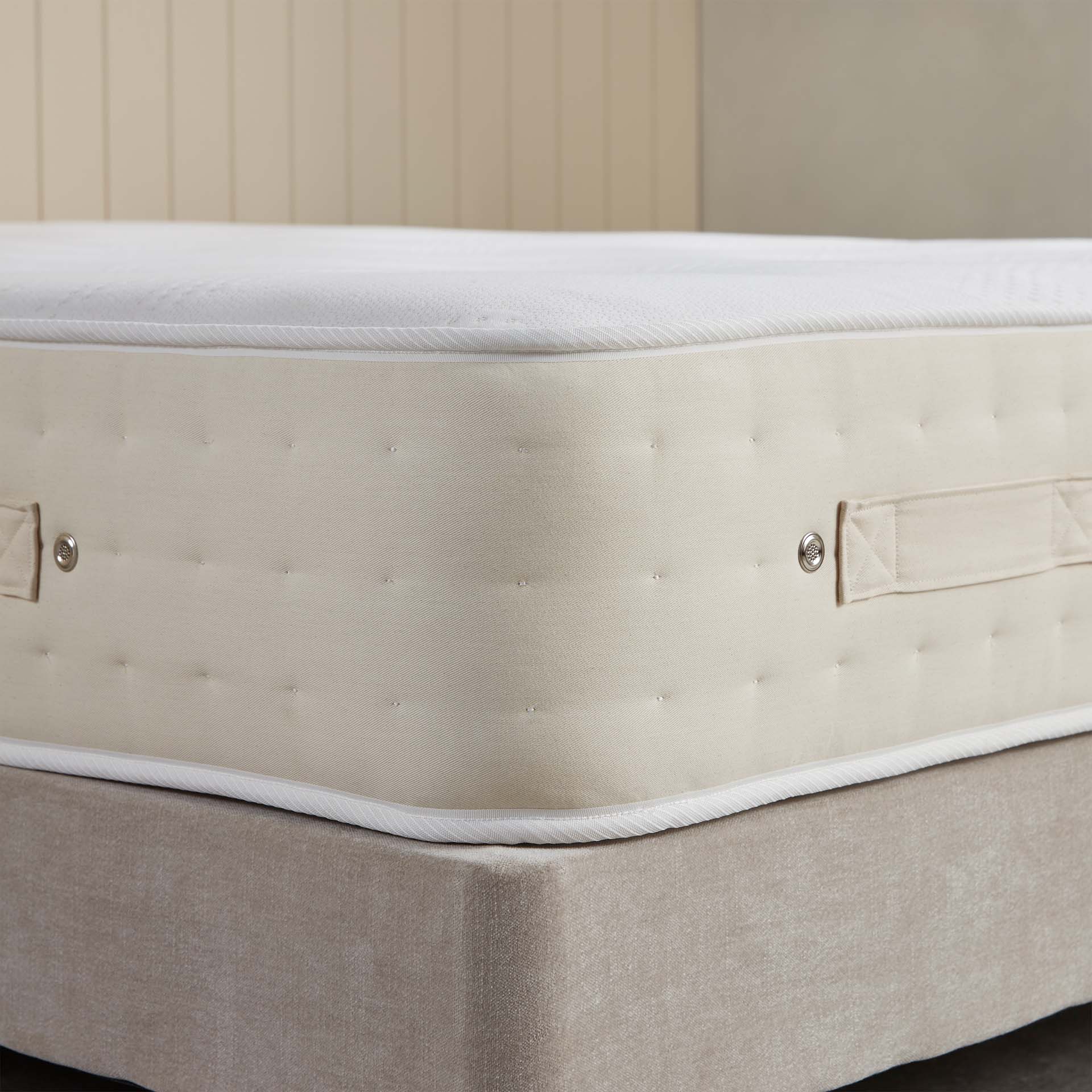 Posture Wool Natural Comfort & Pocket Sprung Silk Mattress