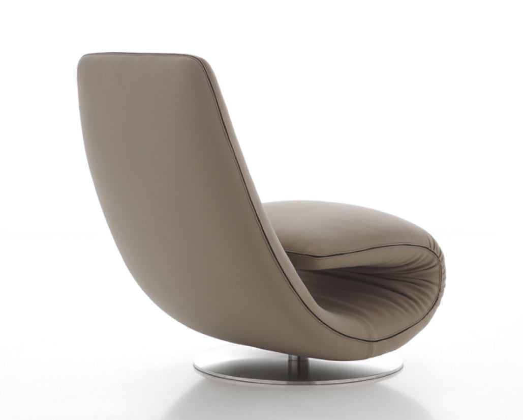 Ricci Chaise – view 3