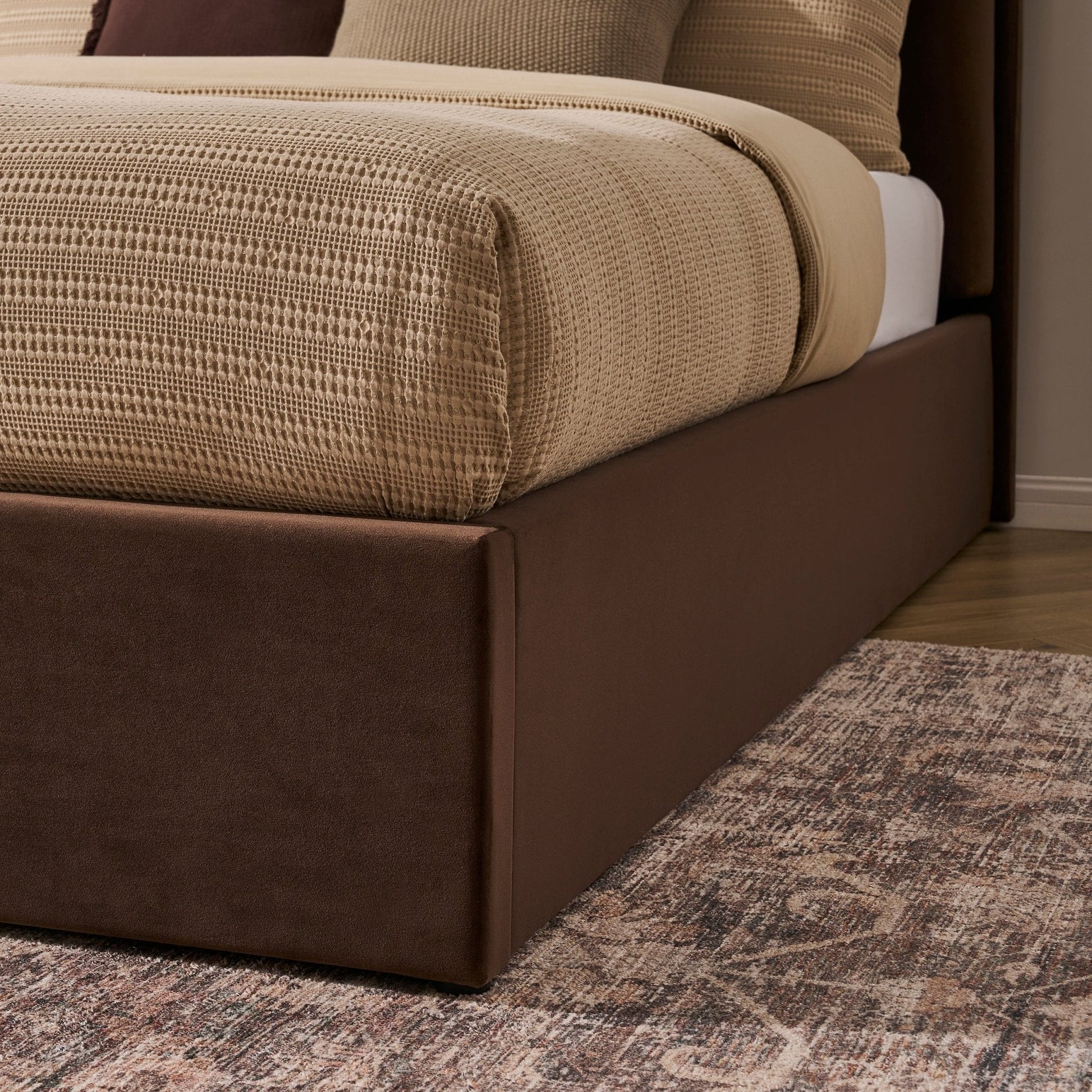 Wiltshire Ottoman Storage Bed - Cappuccino